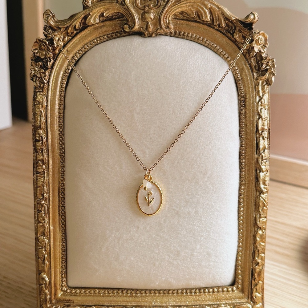 Flower Coin White and Gold Pendant Necklace